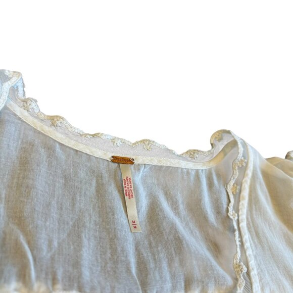 Free People Luna White Bohemian Blouse Short Sleeve Flowy Cropped Lace Medium - Picture 12 of 13